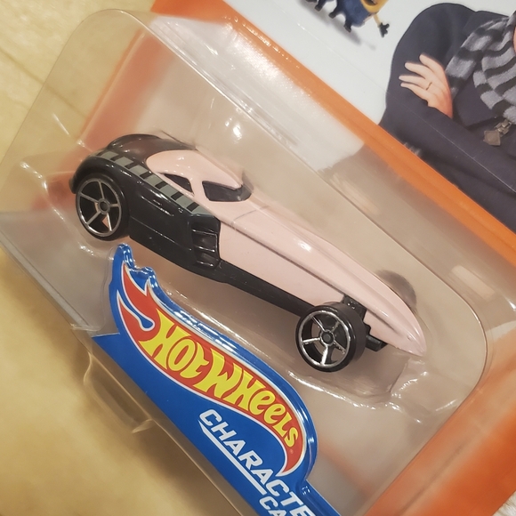 Hot Wheels Despicable Me 3 Hot Gru diecast charac Series 3 Toy Car Vehicle #5/6 - Picture 6 of 6